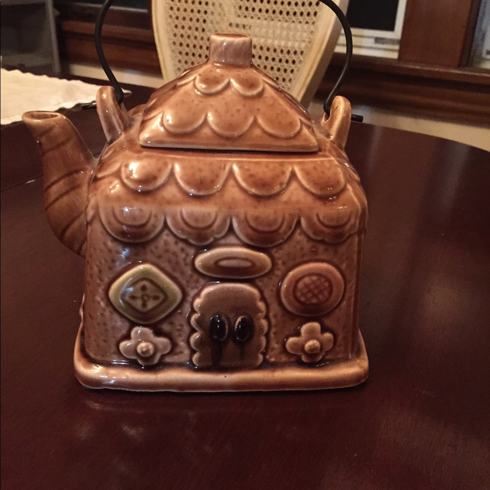 Vintage little house teapot